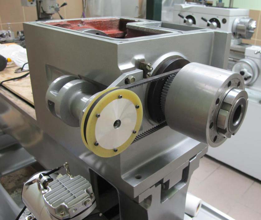 Фото загального виду токарного верстата ІТ-42 ІТ-42 Фото загального виду токарного верстата з ЧПУ